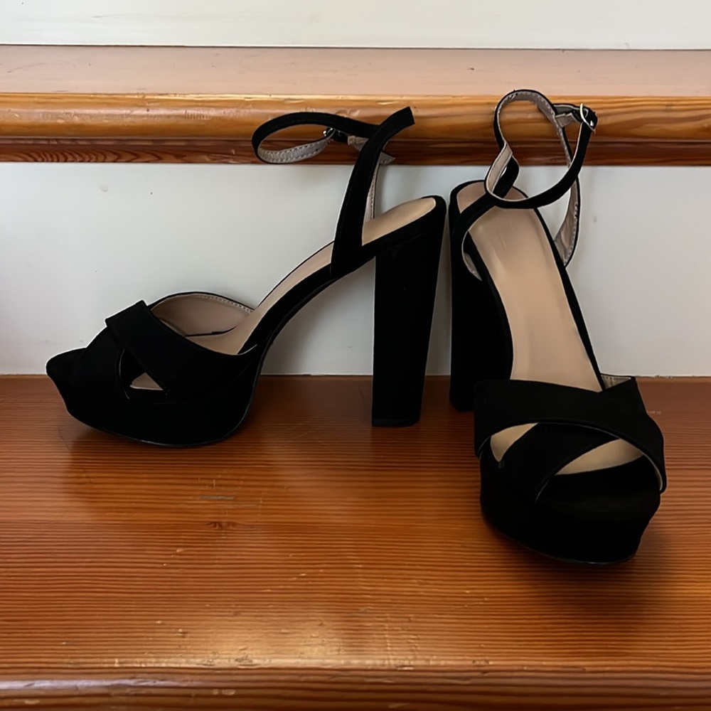 Charlotte Russe Zoe Black Platform Heels 9 - Picture 2 of 6